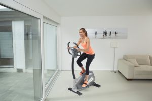 Heimtrainer mit tiefem Einstieg